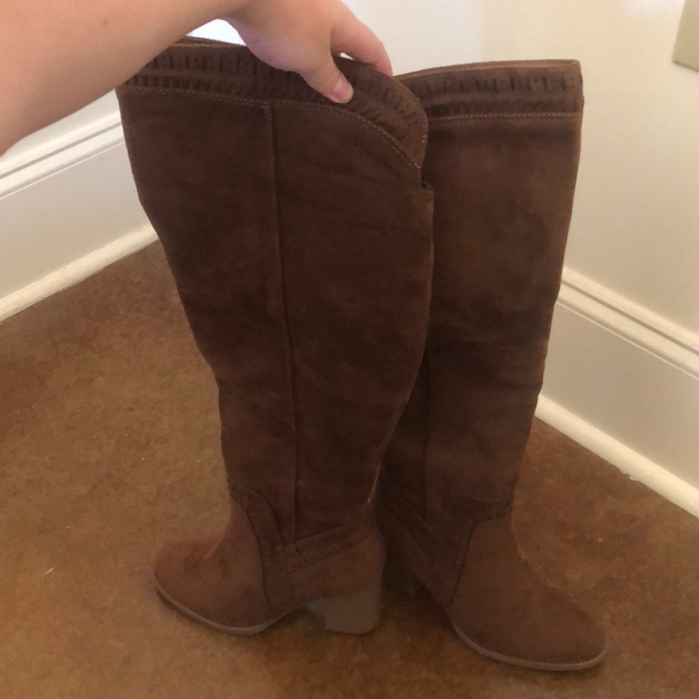 Heeled over the knee boots 😍😍